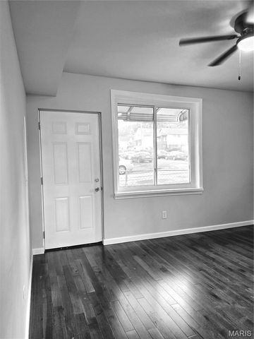 419 Little Broadway Street, Mehlville, MO 63125