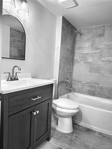 419 Little Broadway Street, Mehlville, MO 63125