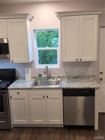 419 Little Broadway Street, Mehlville, MO 63125