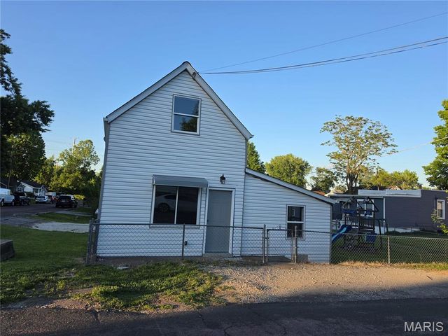 419 Little Broadway Street, Mehlville, MO 63125