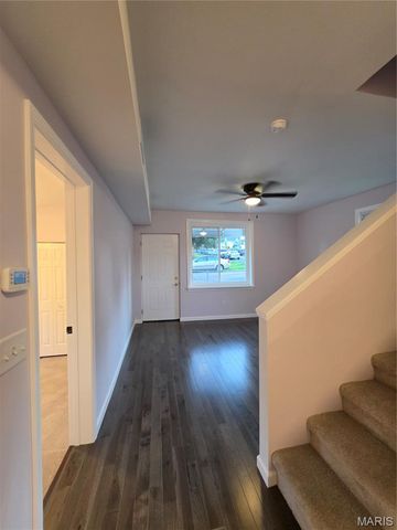 419 Little Broadway Street, Mehlville, MO 63125