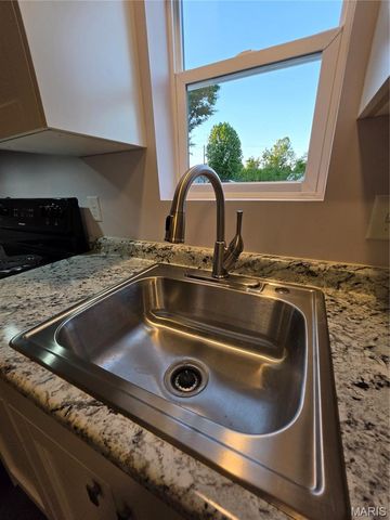 419 Little Broadway Street, Mehlville, MO 63125