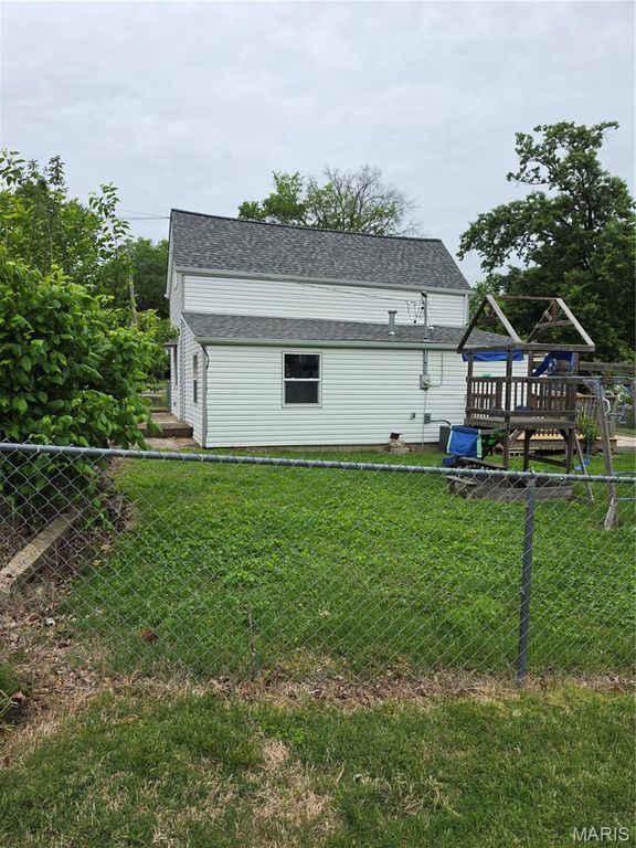 419 Little Broadway Street, Mehlville, MO 63125