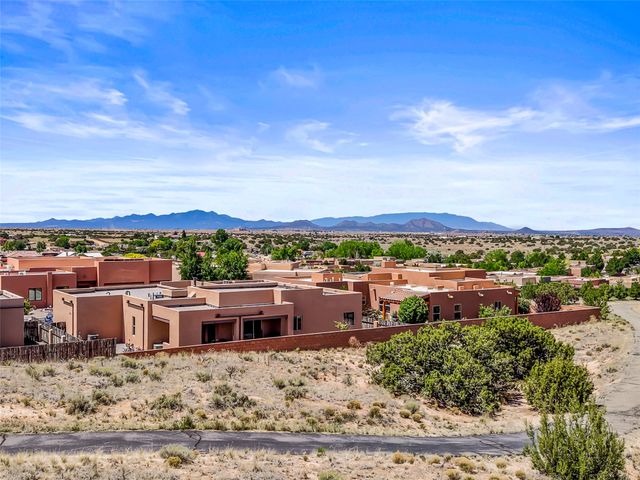 4 Caballito, Santa Fe, NM 87508