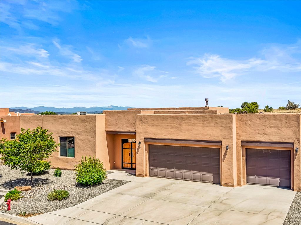 4 Caballito, Santa Fe, NM 87508