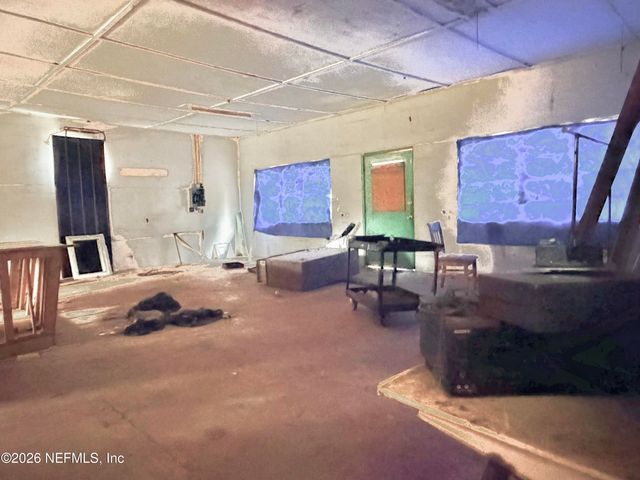 435 W RIVER Road, Palatka, FL 32177