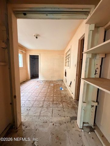 435 W RIVER Road, Palatka, FL 32177