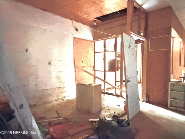 435 W RIVER Road, Palatka, FL 32177