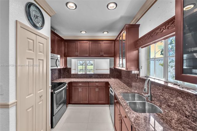 441 SE 31st Ave, Homestead, FL 33033