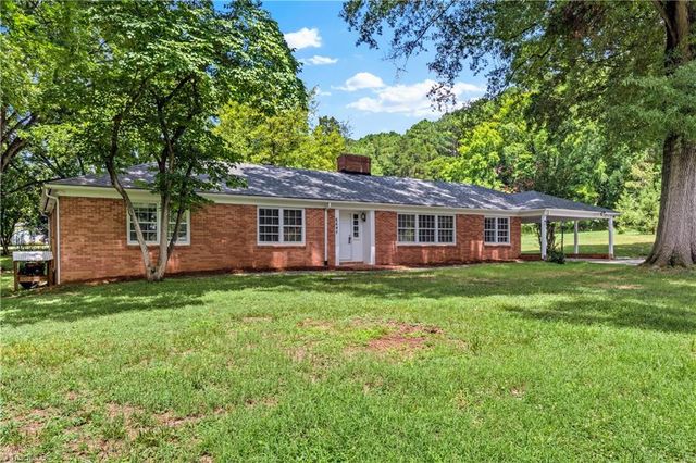 6645 Springfield Drive, Clemmons, NC 27012