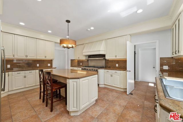 517 N Elm Drive, Beverly Hills, CA 90210