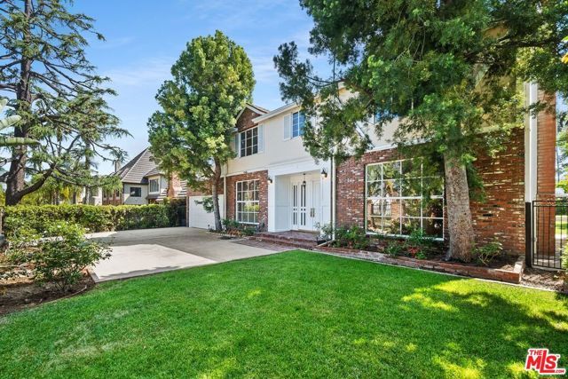 517 N Elm Drive, Beverly Hills, CA 90210