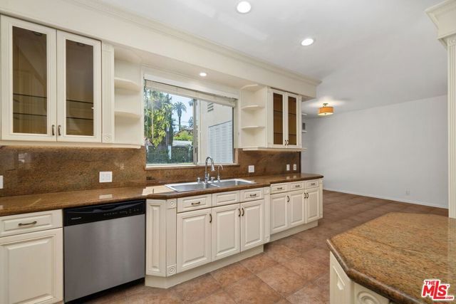 517 N Elm Drive, Beverly Hills, CA 90210