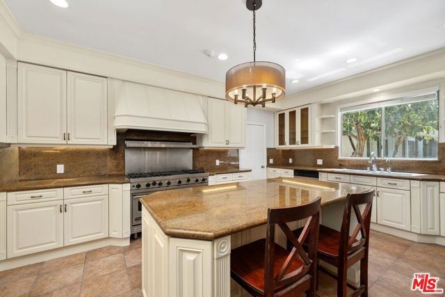 517 N Elm Drive, Beverly Hills, CA 90210