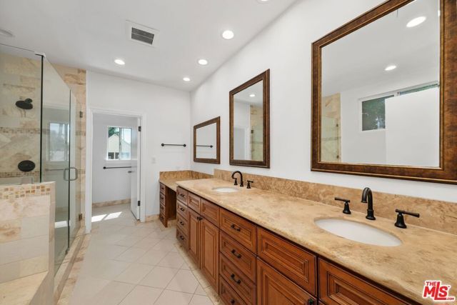 517 N Elm Drive, Beverly Hills, CA 90210
