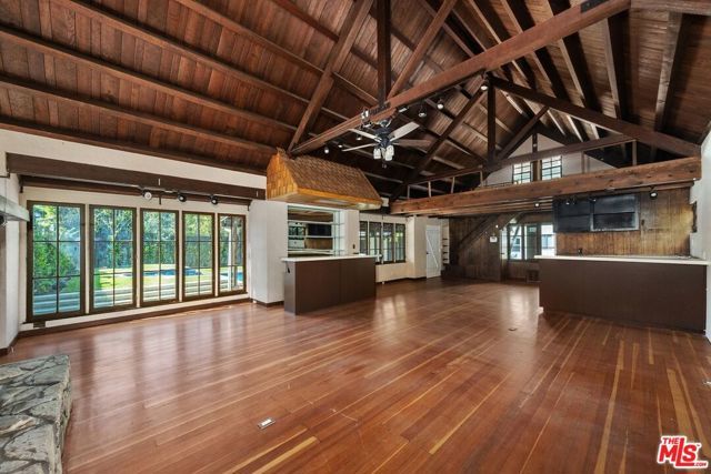 517 N Elm Drive, Beverly Hills, CA 90210