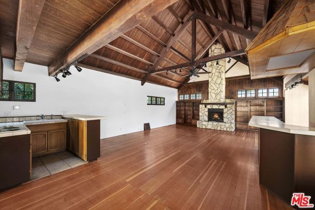 517 N Elm Drive, Beverly Hills, CA 90210