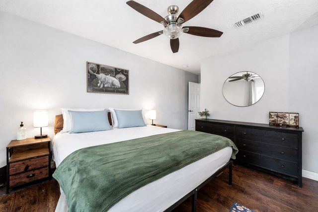 7230 Edgemoor Drive, Houston, TX 77074