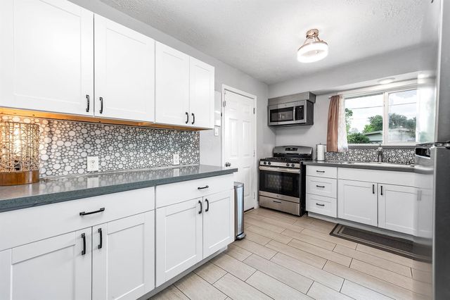 7230 Edgemoor Drive, Houston, TX 77074