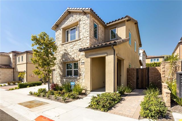 20825 W Acorn Cir, Northridge, CA 91326