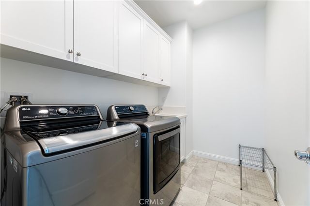 20825 W Acorn Cir, Northridge, CA 91326