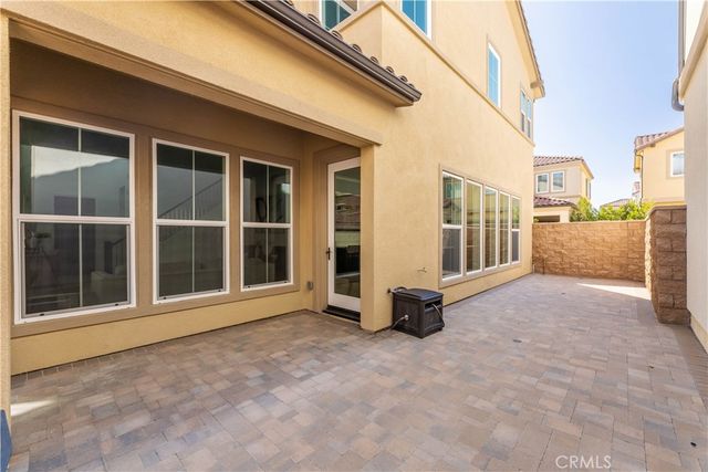 20825 W Acorn Cir, Northridge, CA 91326
