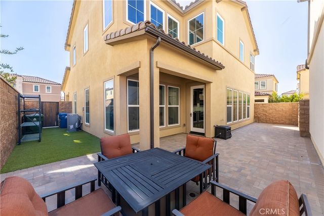 20825 W Acorn Cir, Northridge, CA 91326