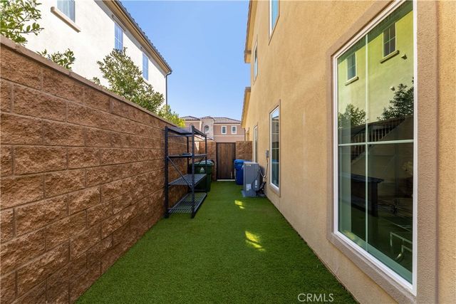 20825 W Acorn Cir, Northridge, CA 91326