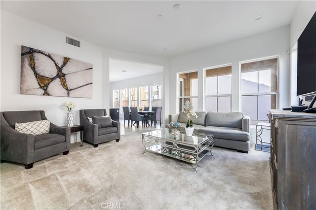 20825 W Acorn Cir, Northridge, CA 91326