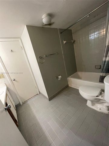 2820 N Oakland Forest Dr 210, Oakland Park, FL 33309