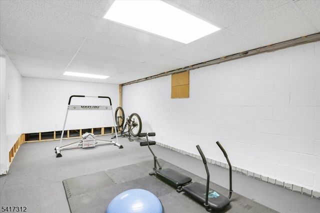 18 Duncan Ln, Rockaway Boro, NJ 07866