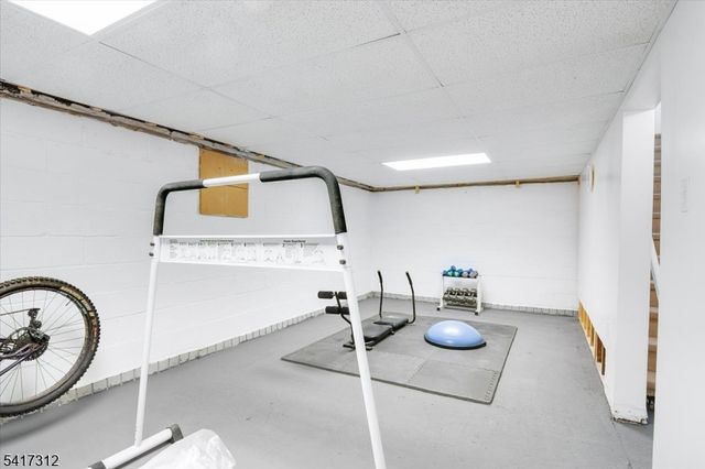 18 Duncan Ln, Rockaway Boro, NJ 07866