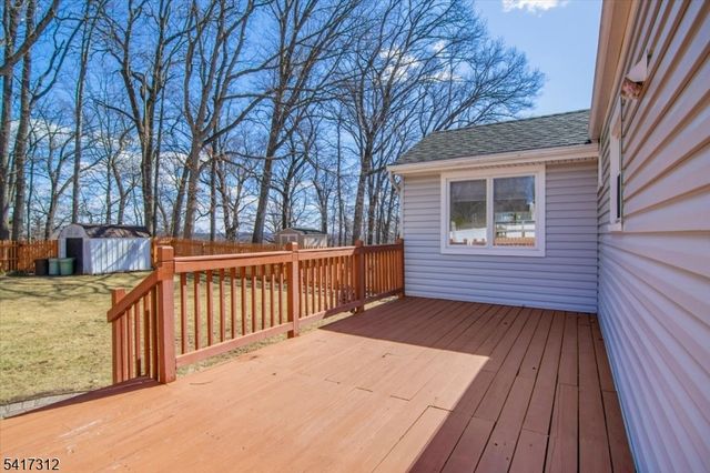 18 Duncan Ln, Rockaway Boro, NJ 07866