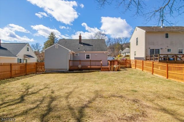 18 Duncan Ln, Rockaway Boro, NJ 07866