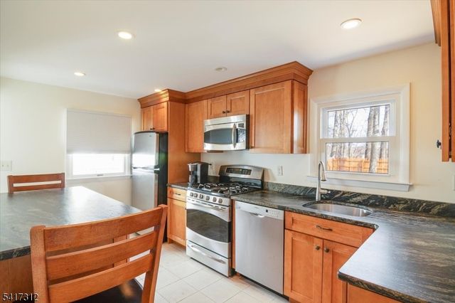 18 Duncan Ln, Rockaway Boro, NJ 07866