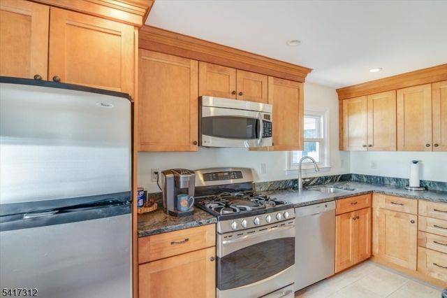 18 Duncan Ln, Rockaway Boro, NJ 07866