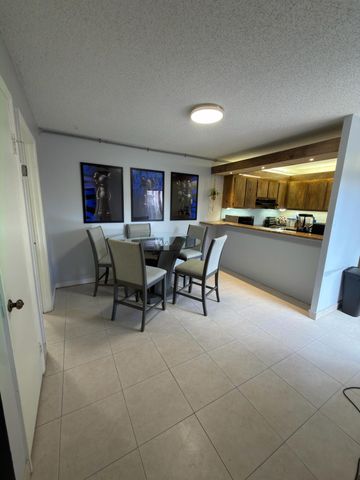 632 SPRINGDALE Circle, Palm Springs, FL 33461