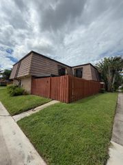 632 SPRINGDALE Circle, Palm Springs, FL 33461