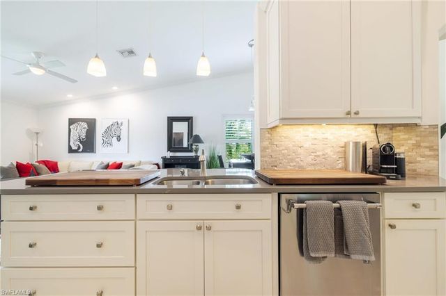 6871 Sterling Greens DR 202, Naples, FL 34104