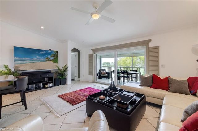 6871 Sterling Greens DR 202, Naples, FL 34104