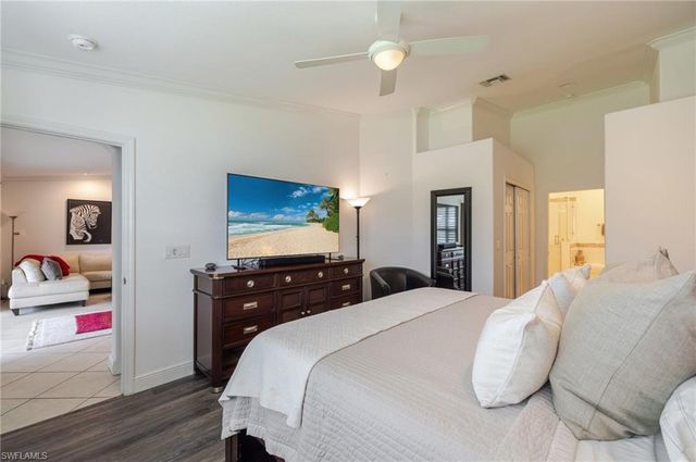 6871 Sterling Greens DR 202, Naples, FL 34104