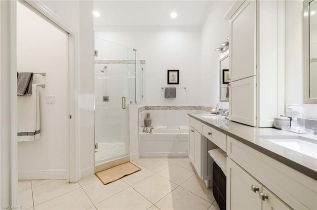 6871 Sterling Greens DR 202, Naples, FL 34104