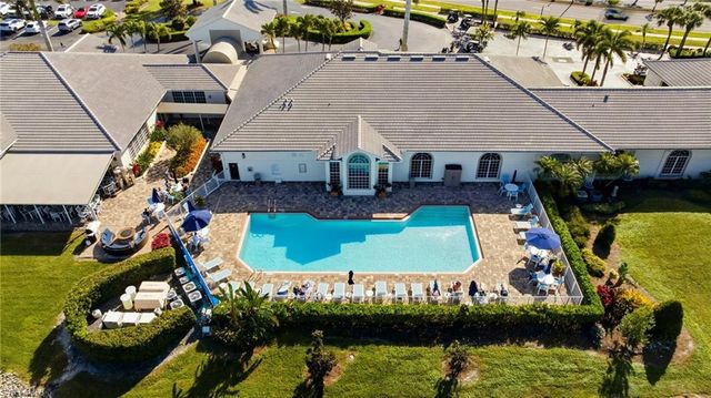 6871 Sterling Greens DR 202, Naples, FL 34104