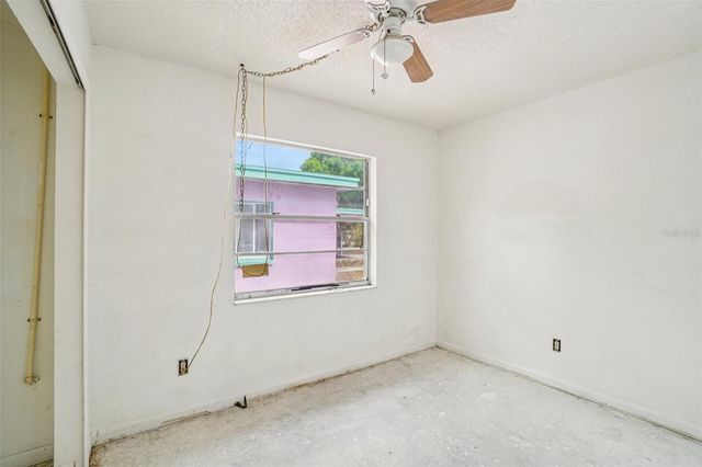 7227 32ND AVENUE N, St Petersburg, FL 33710