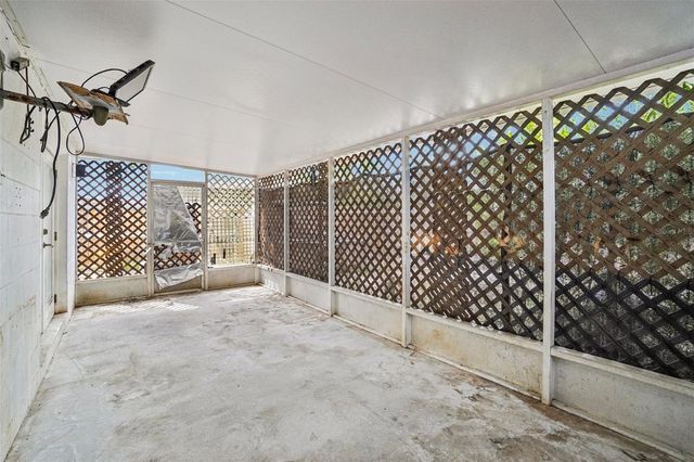 7227 32ND AVENUE N, St Petersburg, FL 33710