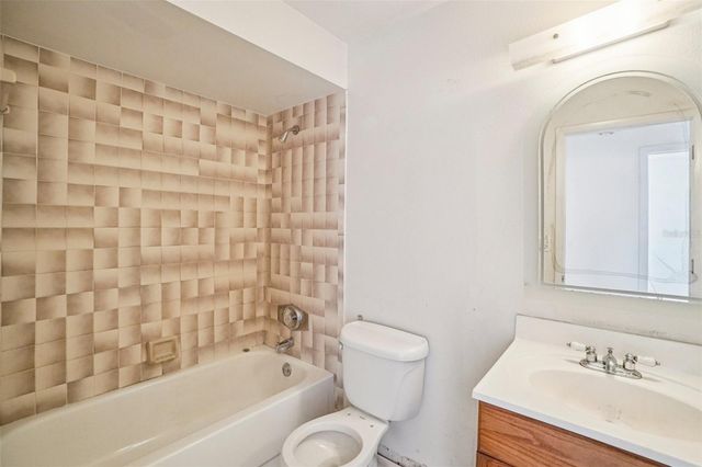 7227 32ND AVENUE N, St Petersburg, FL 33710