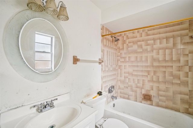 7227 32ND AVENUE N, St Petersburg, FL 33710