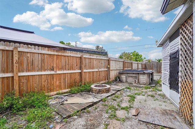 7227 32ND AVENUE N, St Petersburg, FL 33710