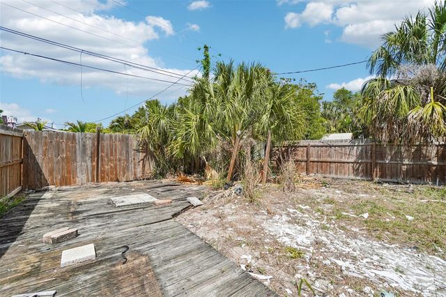 7227 32ND AVENUE N, St Petersburg, FL 33710