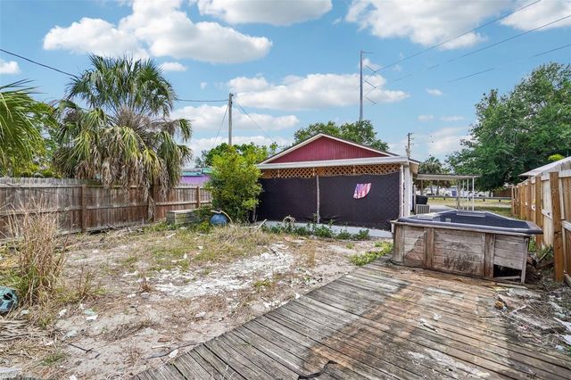 7227 32ND AVENUE N, St Petersburg, FL 33710